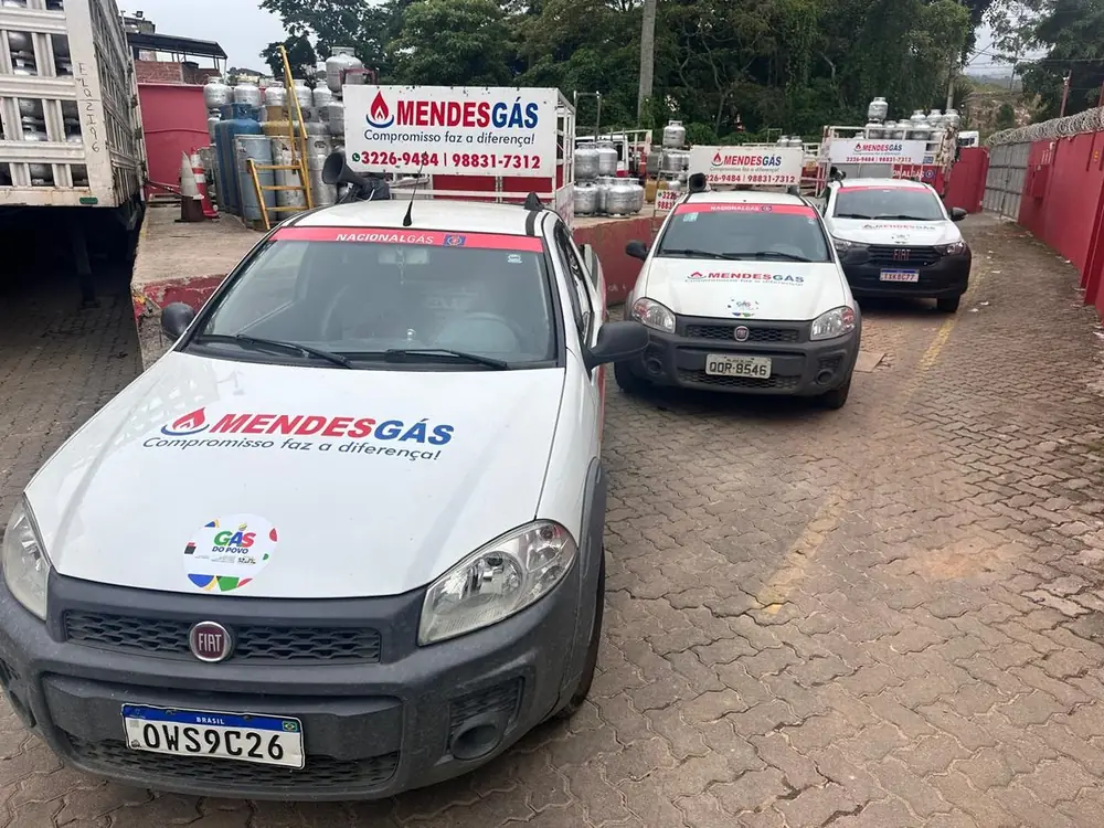 Veículos da frota Mendes Gás na base em Juiz de Fora